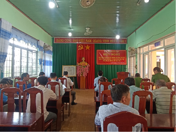 Xã EaNam tổ chức Hội nghị triển khai kế hoạch mở đợt cao điểm vận động Nhân dân giao nộp và đấu tranh với tội phạm, vi phạm pháp luật về vũ khí, vật liệu nổ, công cụ hỗ trợ.